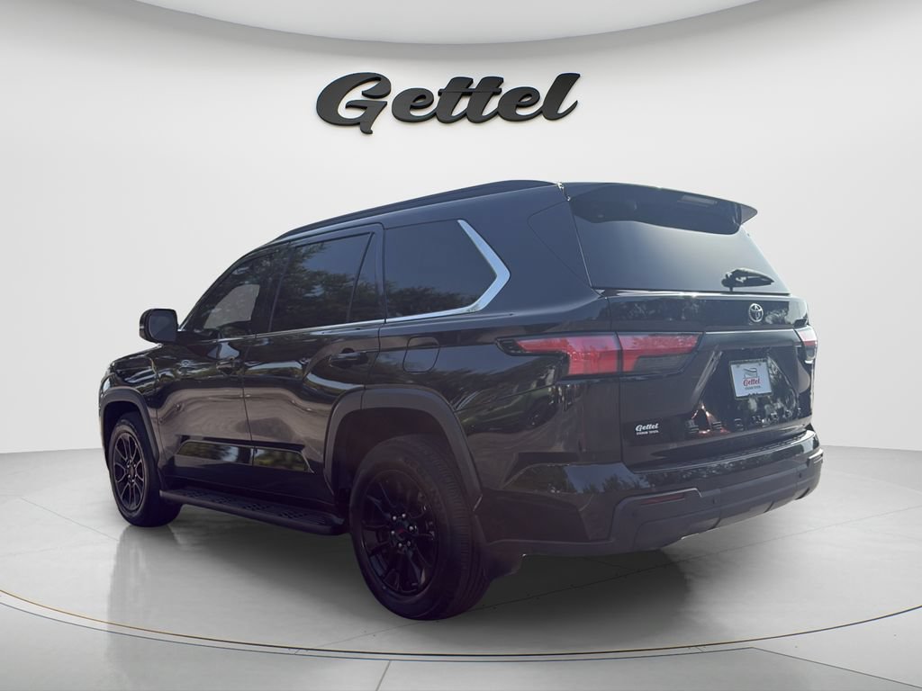 Used 2023 Toyota Sequoia SR5 w/ SR5 Premium Package AWD/4WD image 6