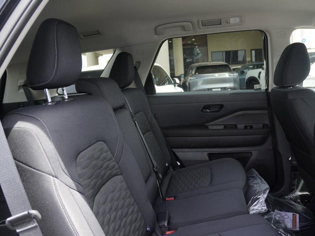 New 2026 Nissan Pathfinder SV image 19