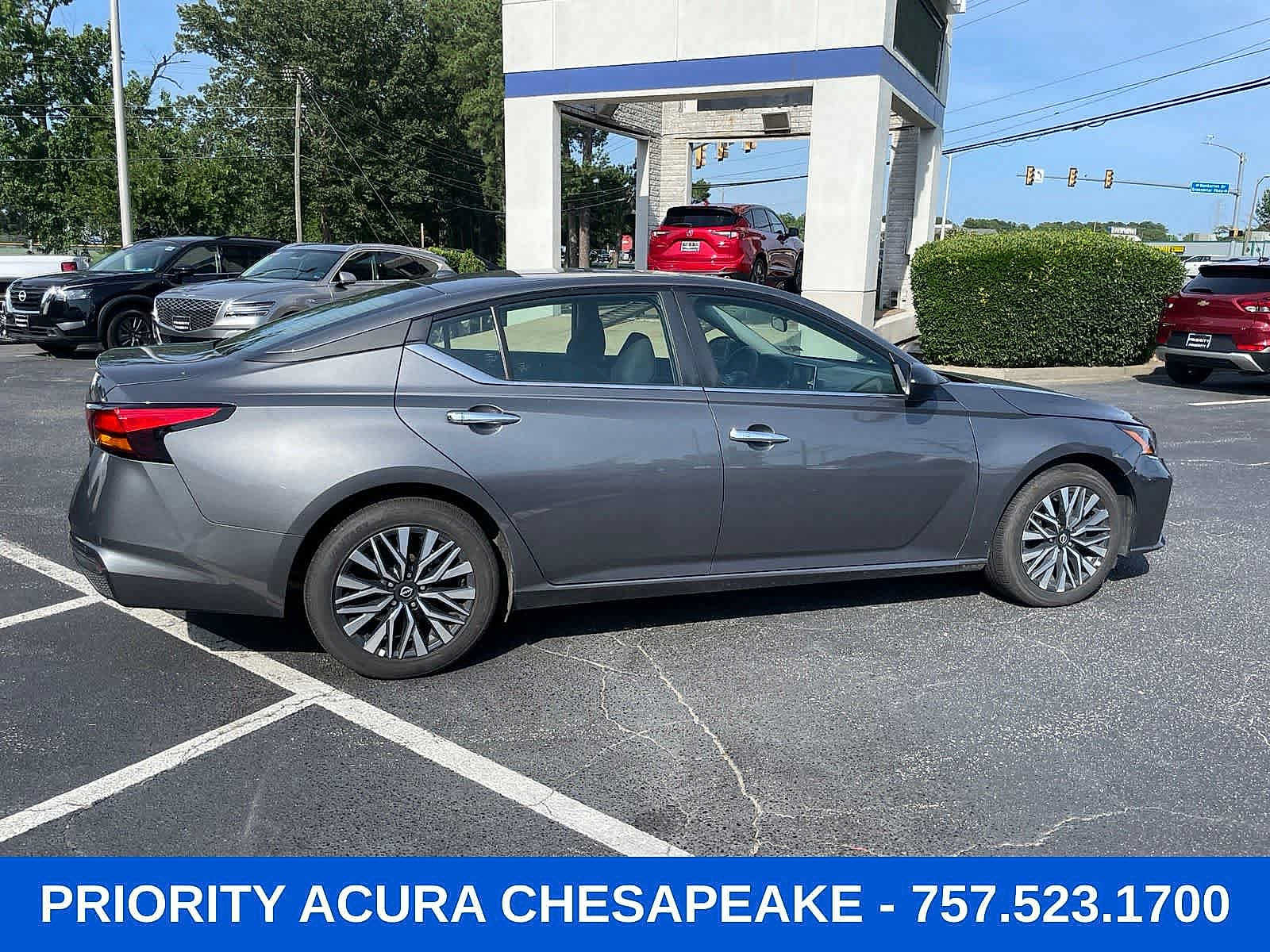 Used 2025 Nissan Altima 2.5 SV FWD image 5
