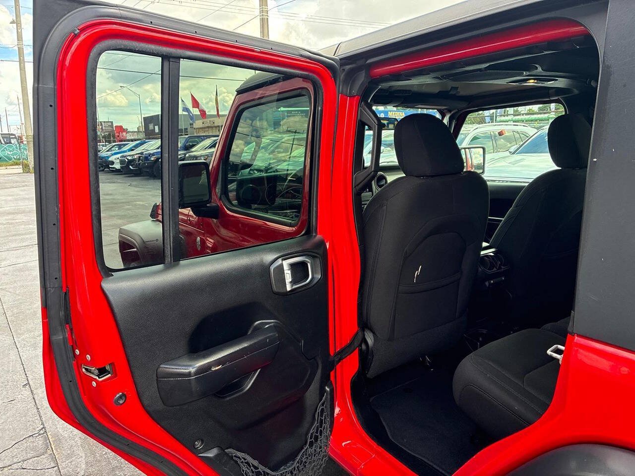 Used 2019 Jeep Wrangler Unlimited Sport S AWD/4WD image 7