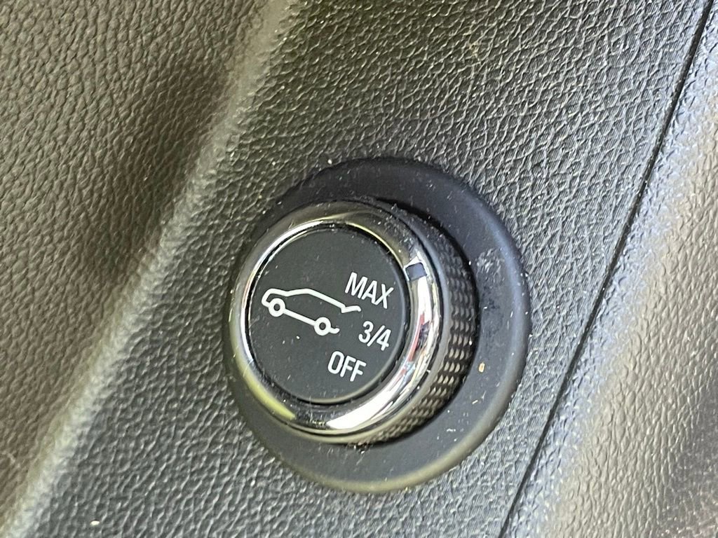 Used 2023 Chevrolet Traverse RS AWD/4WD image 35