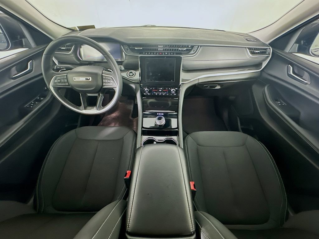 Used 2023 Jeep Grand Cherokee Laredo w/ Luxury Tech Group I image 10