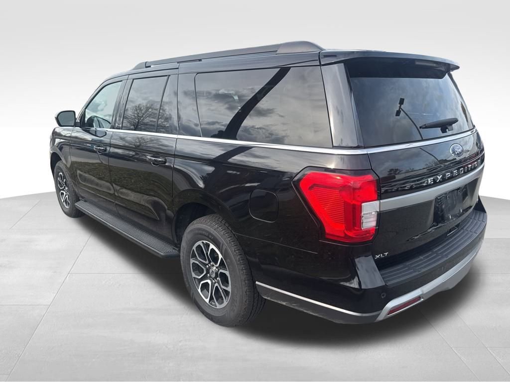 Certified 2024 Ford Expedition Max XLT image 3