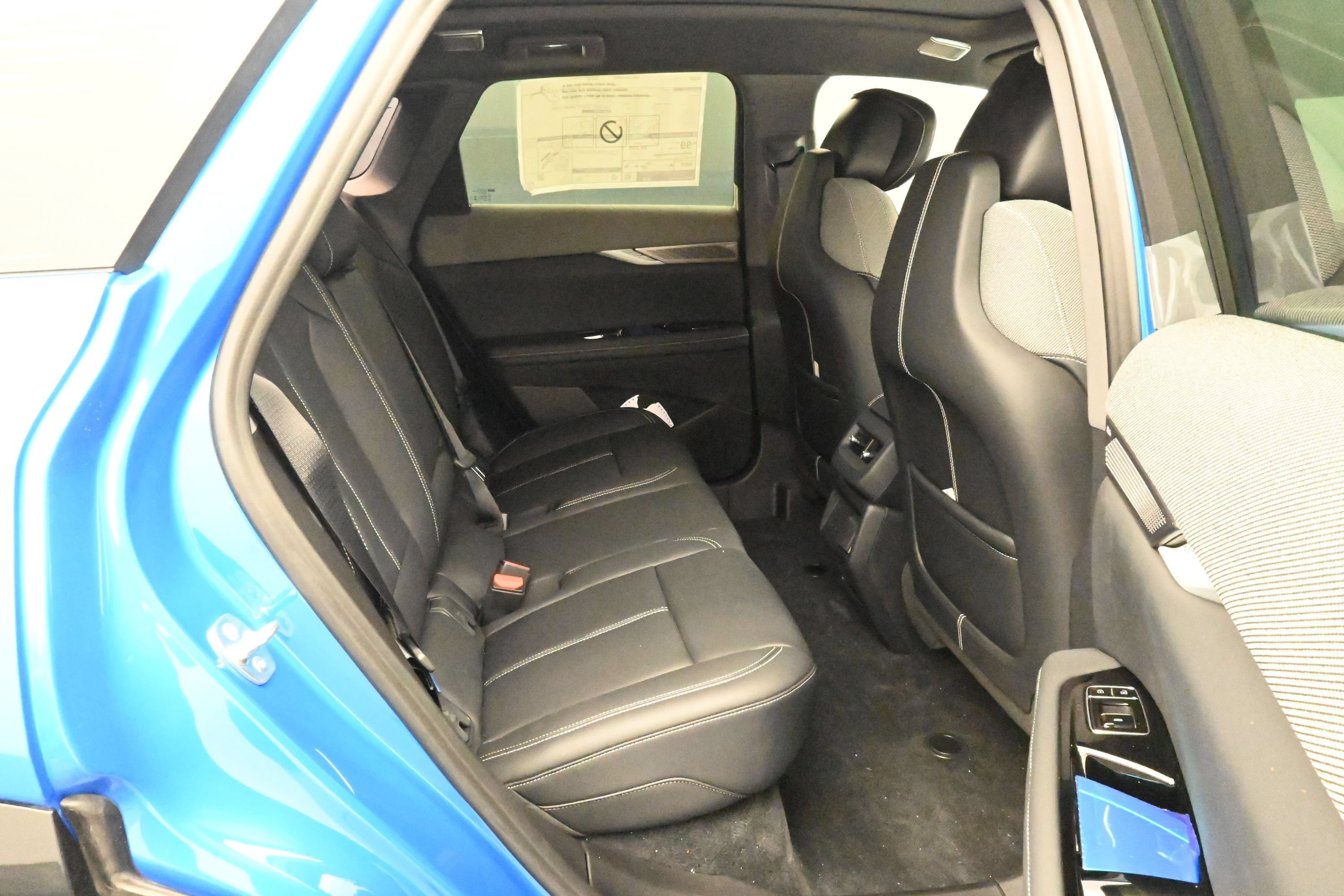 New 2026 Cadillac Optiq Luxury 1 w/ LPO, Floor Liner Package AWD/4WD image 12