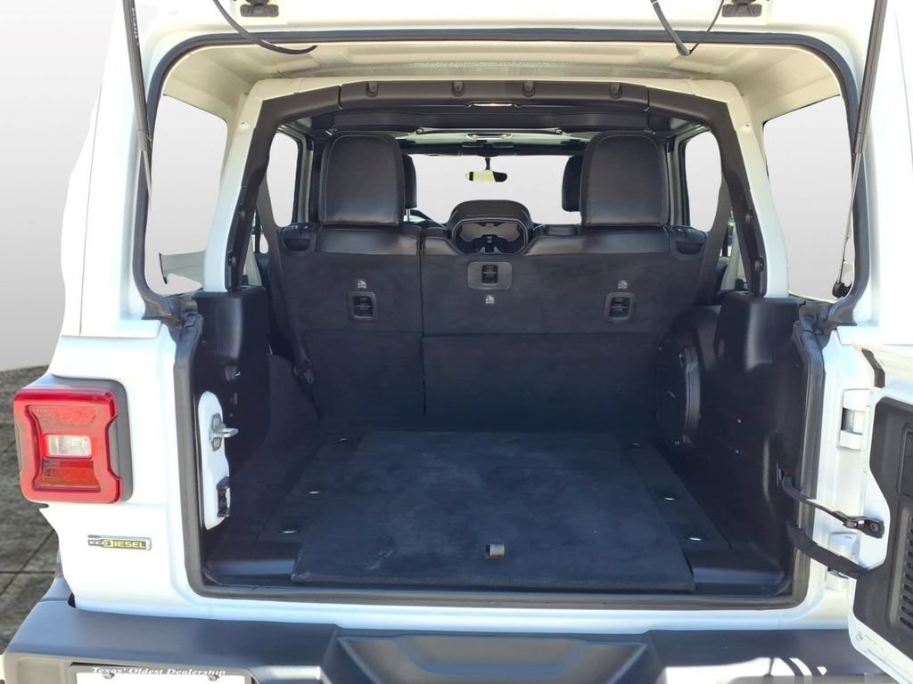 Used 2021 Jeep Wrangler Unlimited Sahara AWD/4WD image 11