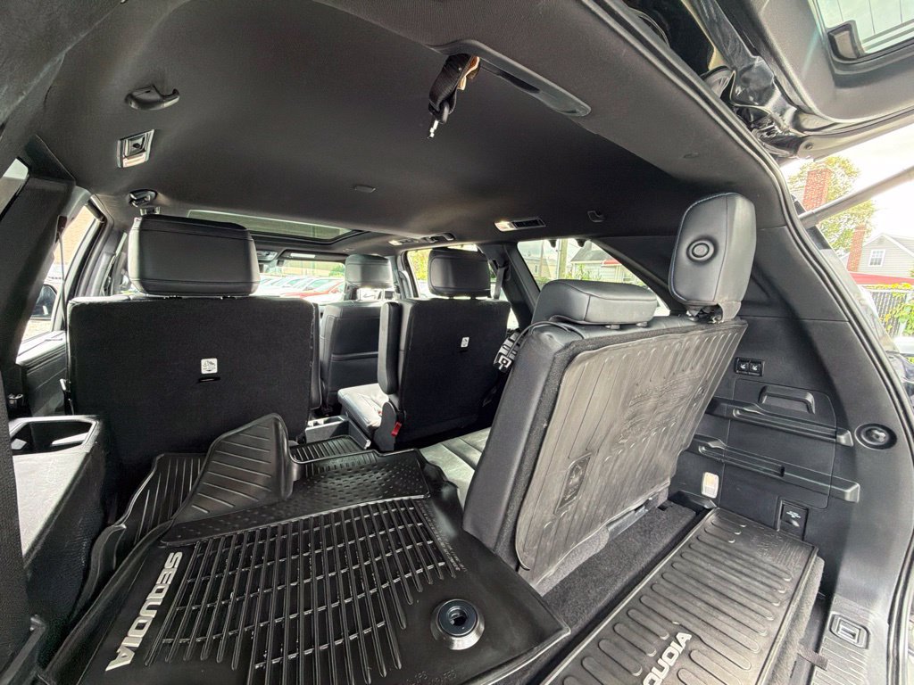 Used 2023 Toyota Sequoia Platinum AWD/4WD image 15
