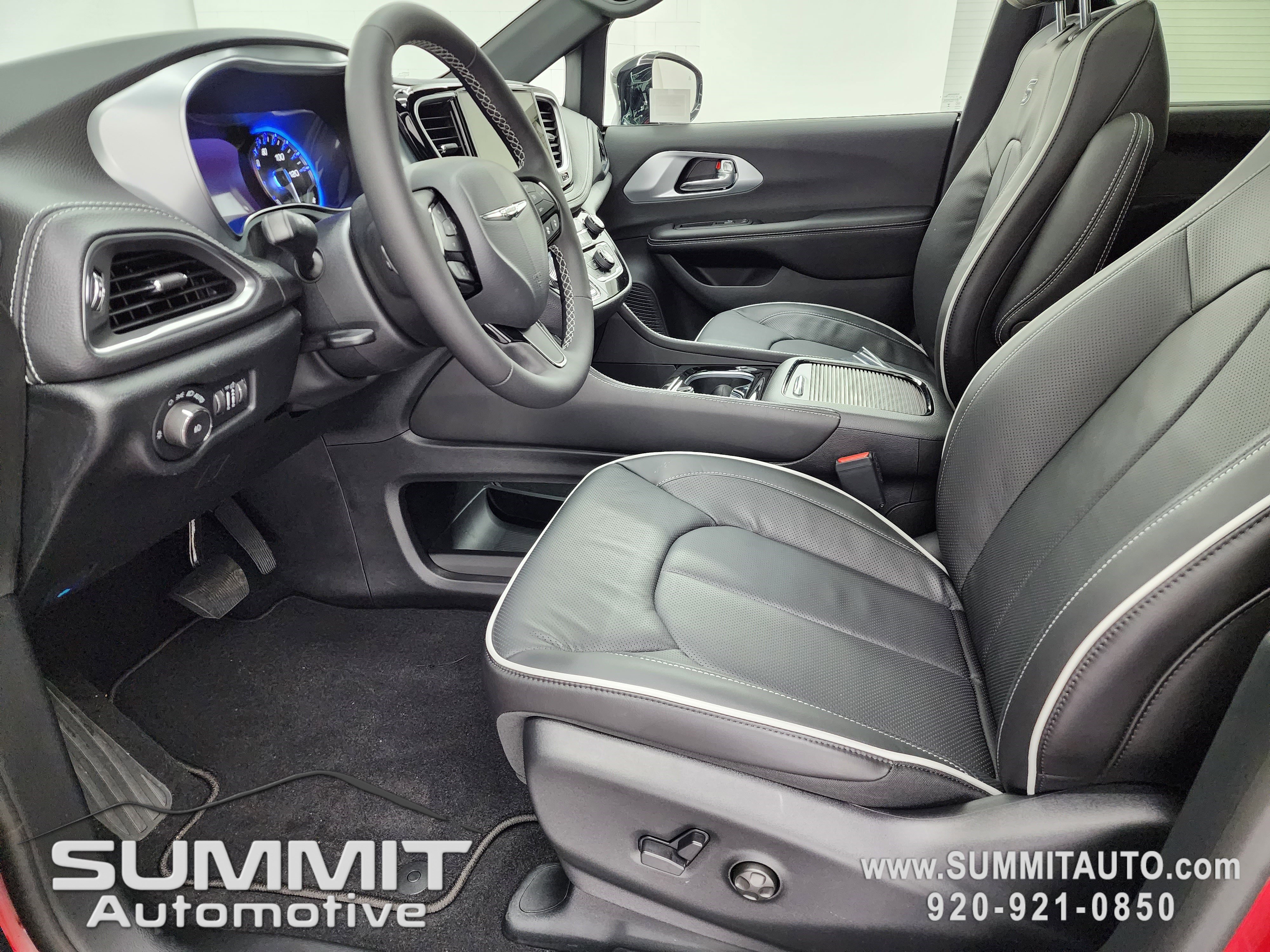 New 2026 Chrysler Pacifica Limited w/ S Appearance Package image 38