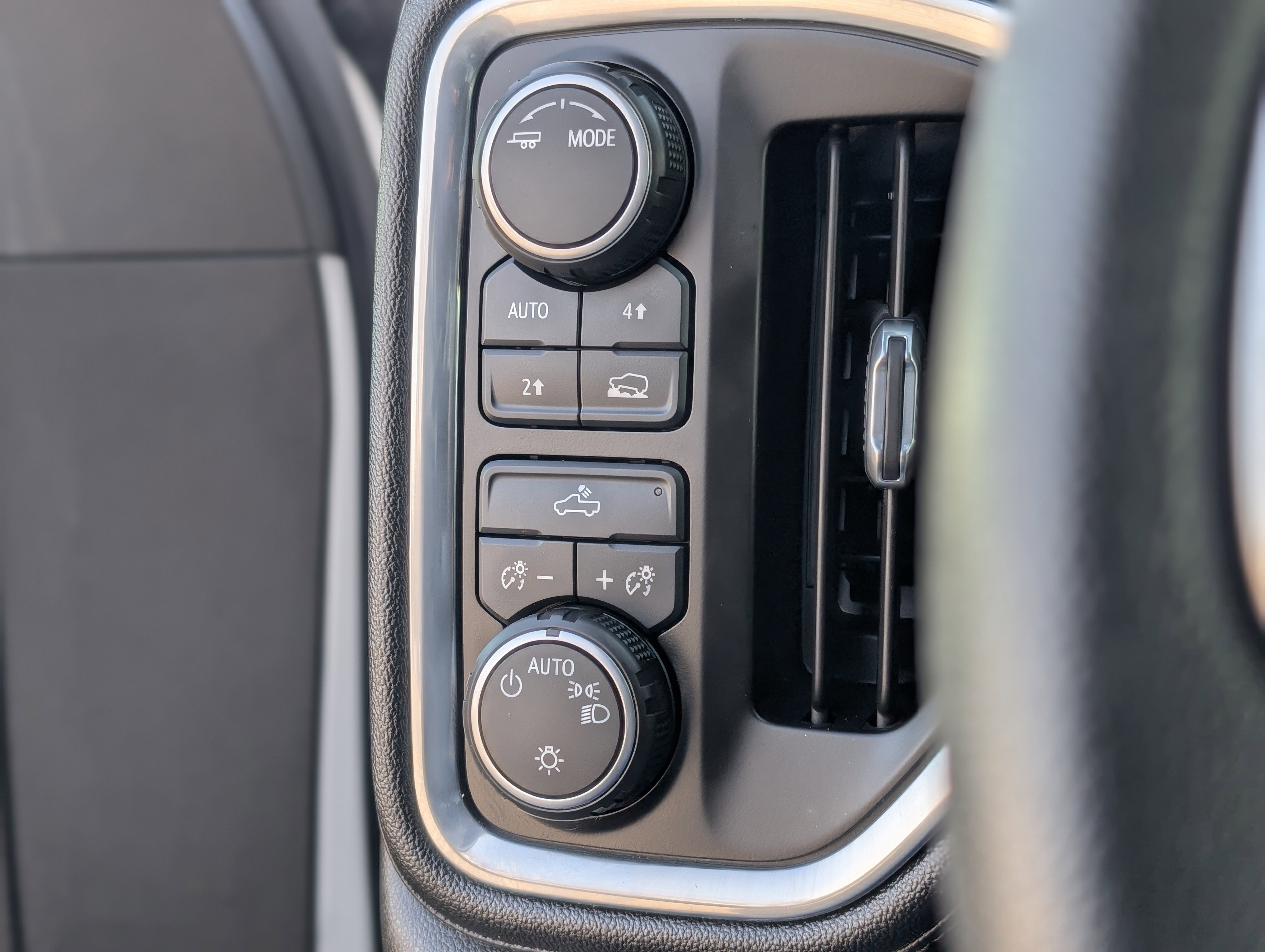 Certified 2020 Chevrolet Silverado 1500 LT image 4