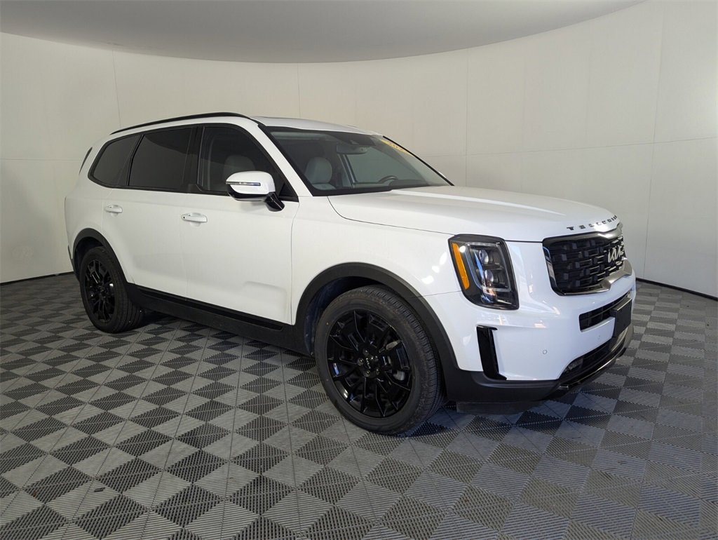 Used 2022 Kia Telluride SX w/ SX Prestige Package image 2