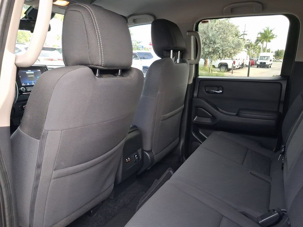 Used 2022 Nissan Frontier SV RWD image 8