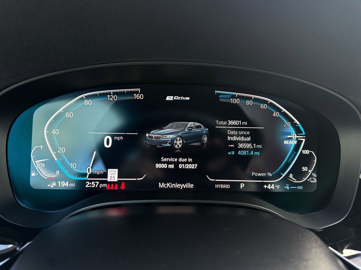 Used 2023 BMW 530e w/ Convenience Package image 15