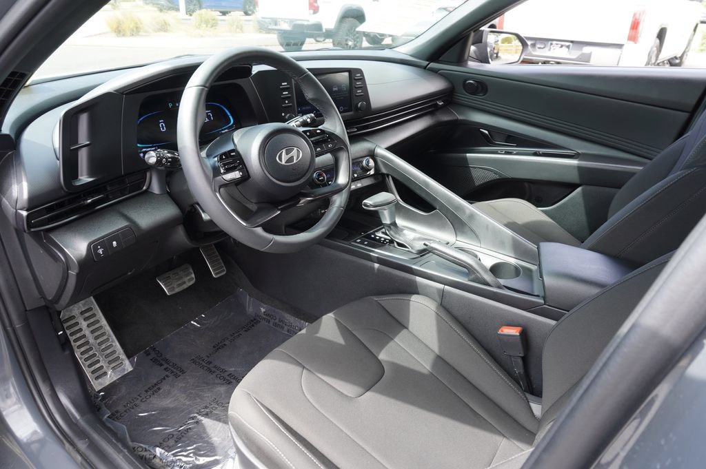 Used 2026 Hyundai Elantra Sport FWD image 16