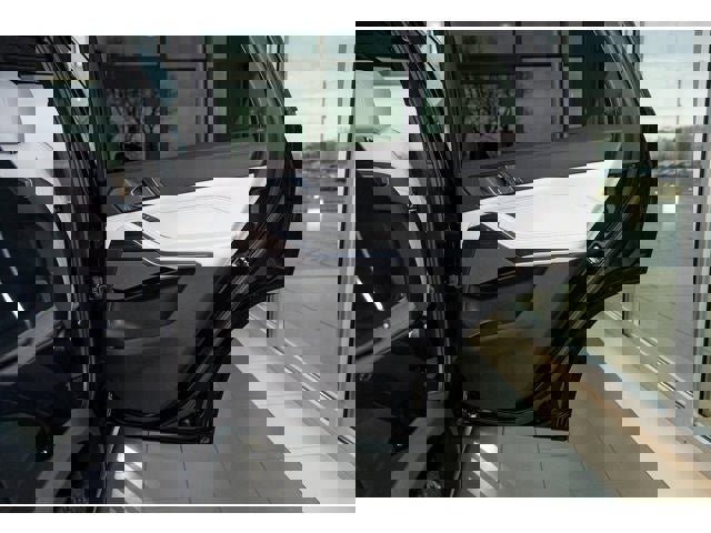 New 2026 BMW X5 xDrive50e w/ Premium Package image 77