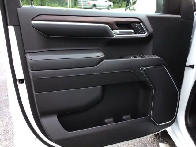 Used 2024 GMC Sierra 1500 SLT image 11