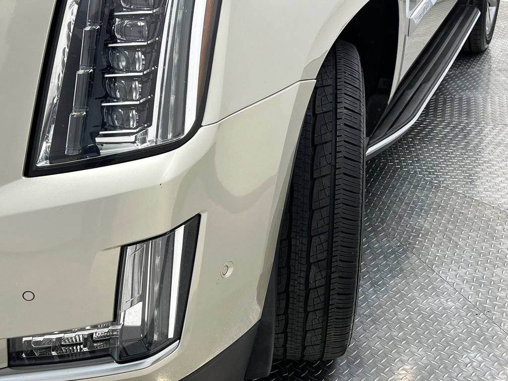 Used 2017 Cadillac Escalade Luxury AWD/4WD image 46
