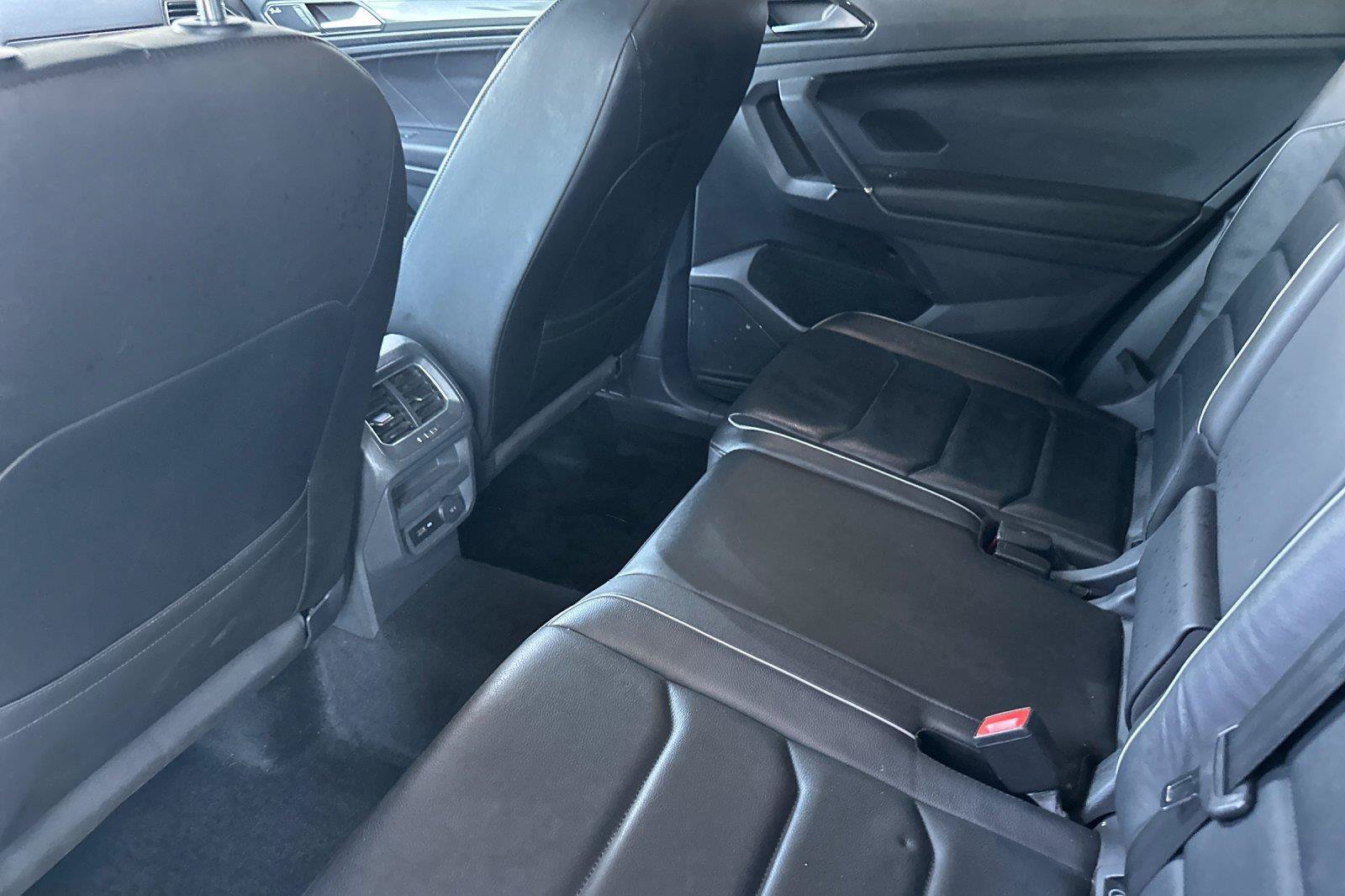 Used 2018 Volkswagen Tiguan SEL Premium AWD/4WD image 11