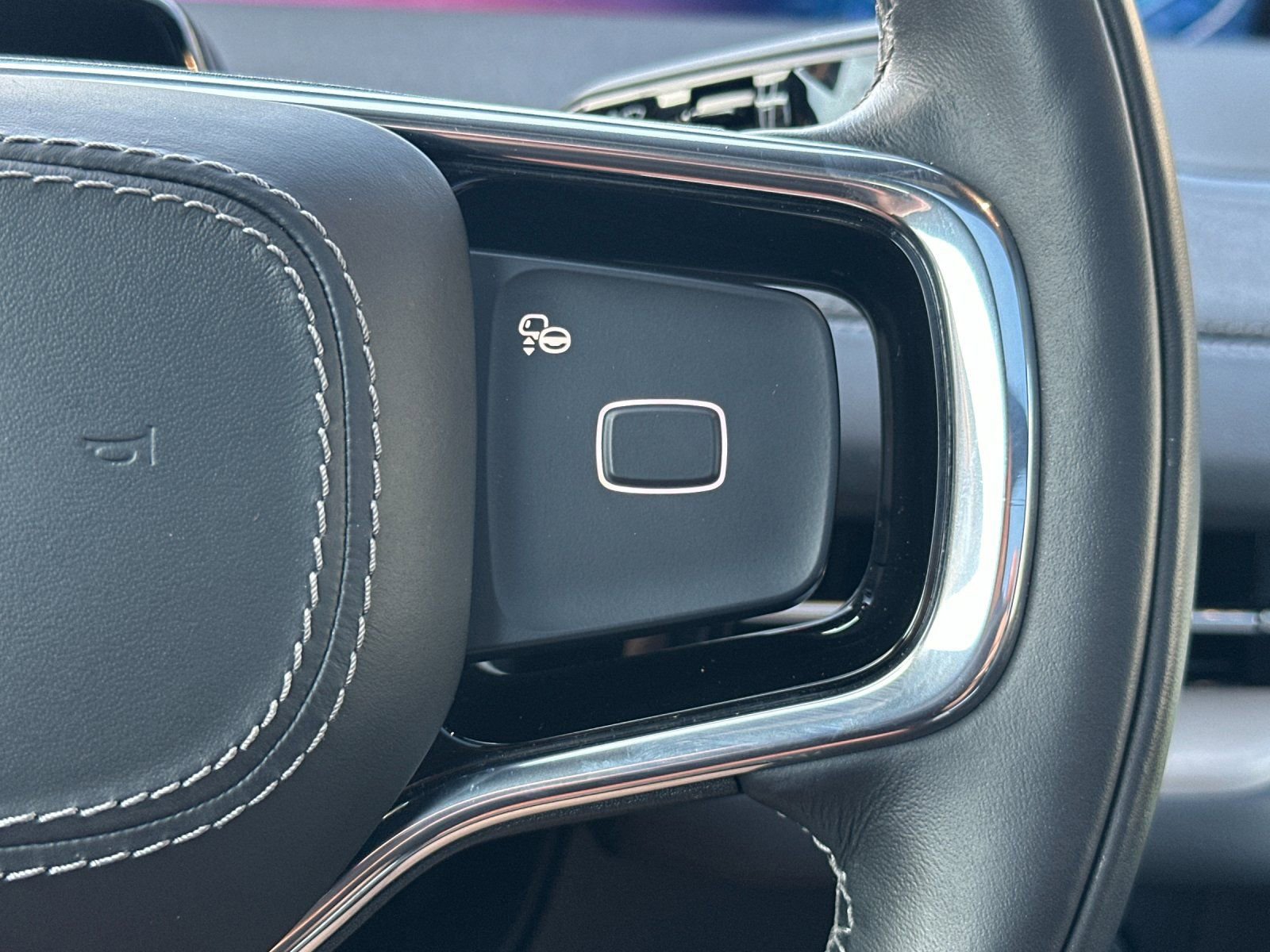 Used 2025 Lincoln Navigator Reserve w/ Jet Appearance Package image 30