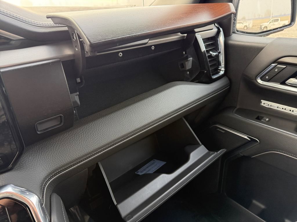 Certified 2025 GMC Sierra 1500 Denali image 24