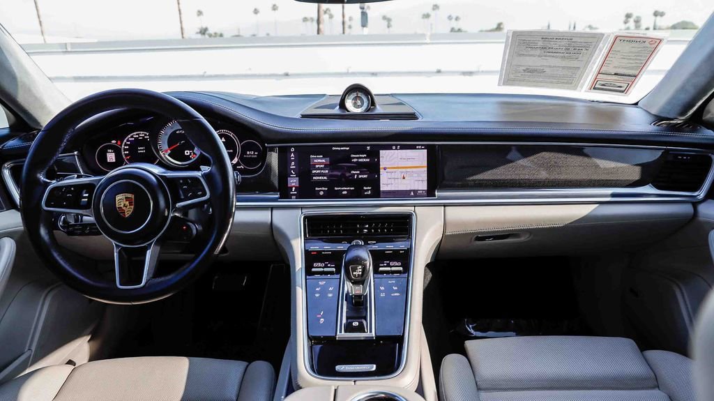 Used 2019 Porsche Panamera GTS image 15