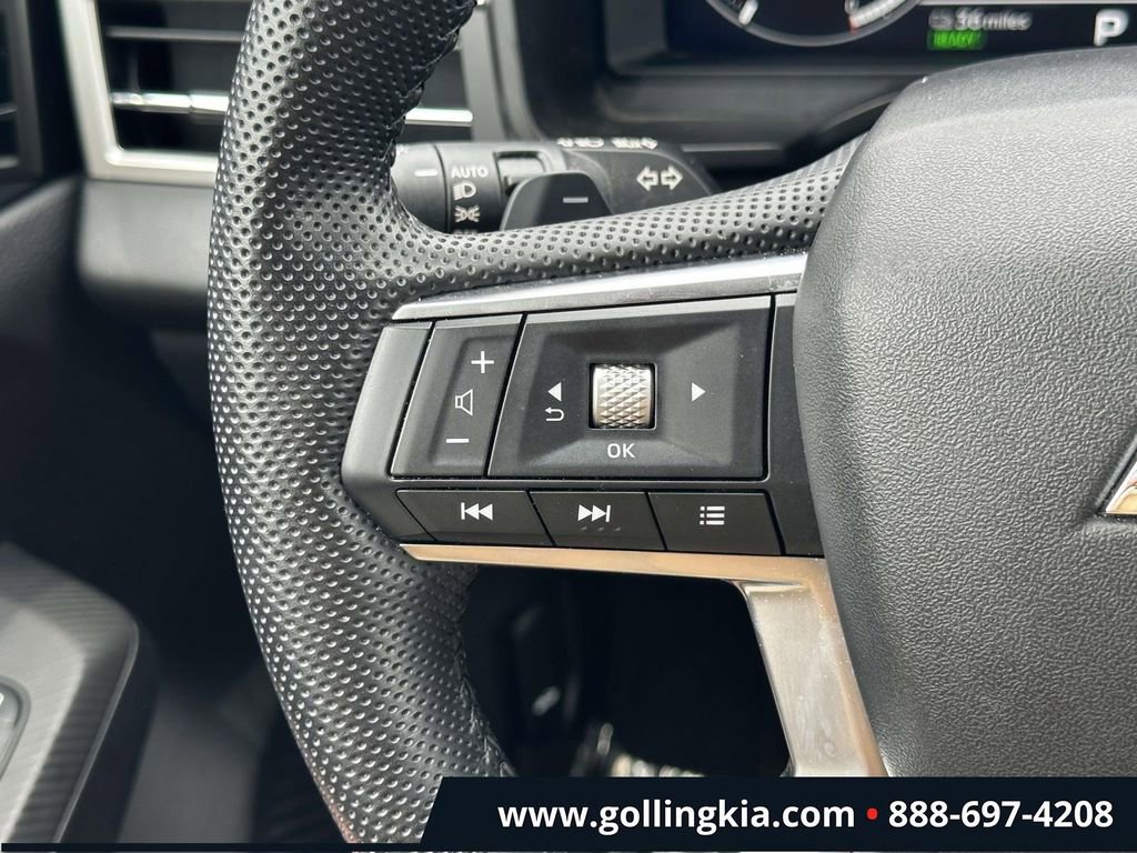 Used 2023 Mitsubishi Outlander SEL AWD/4WD image 22