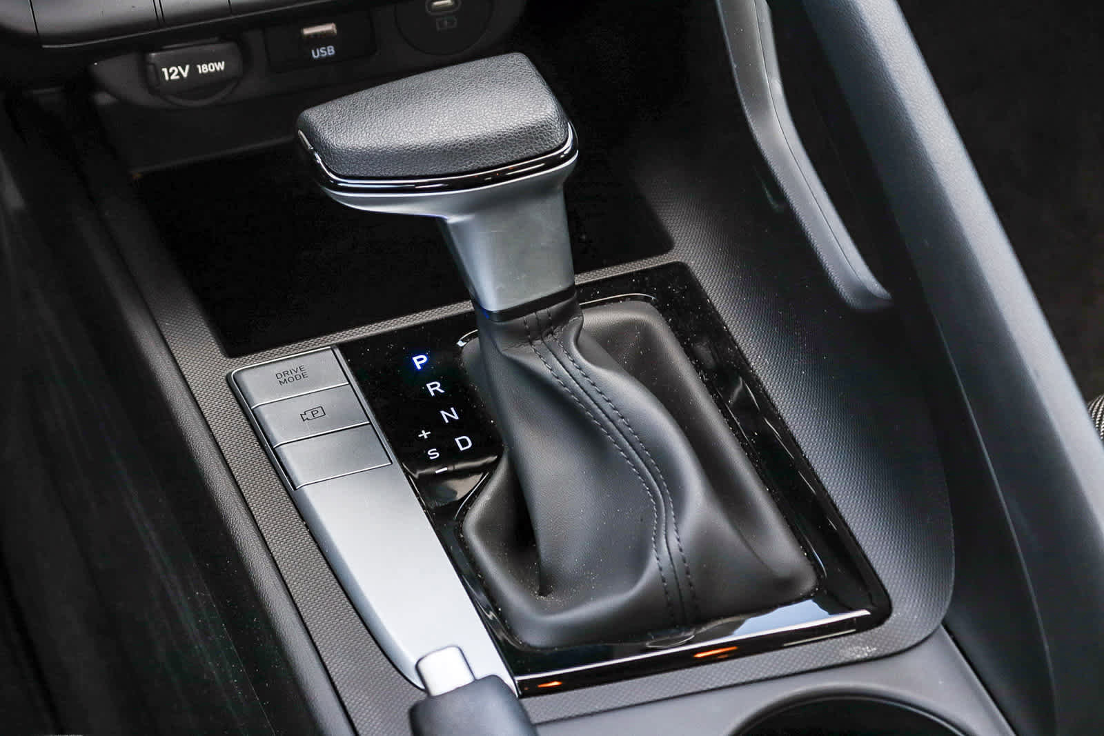 Used 2025 Hyundai Elantra SE w/ Cargo Package image 20