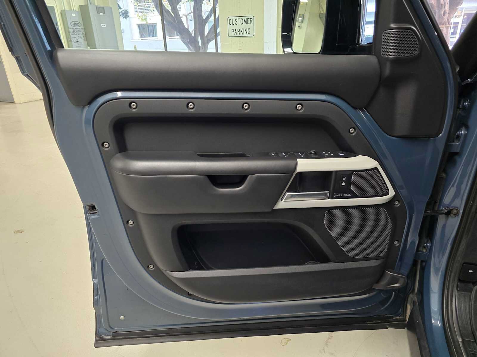 Used 2020 Land Rover Defender 110 HSE AWD/4WD image 18