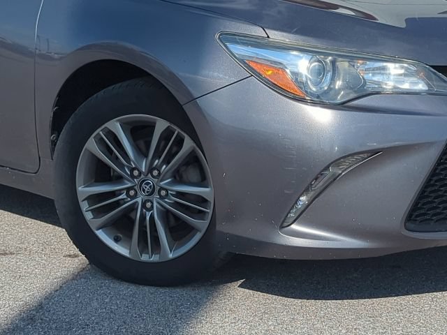 Used 2017 Toyota Camry SE FWD image 2