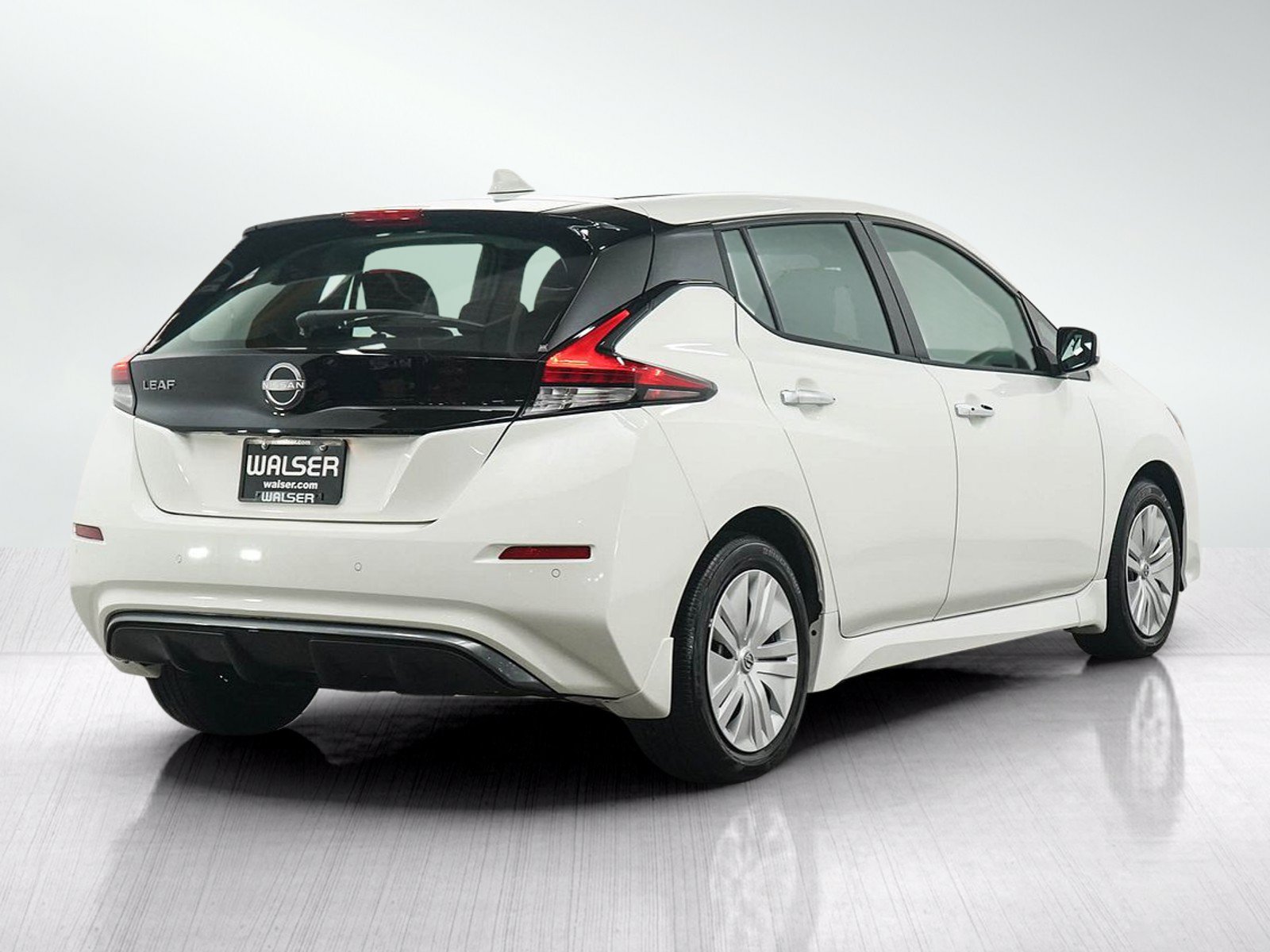 Used 2025 Nissan Leaf S FWD image 5
