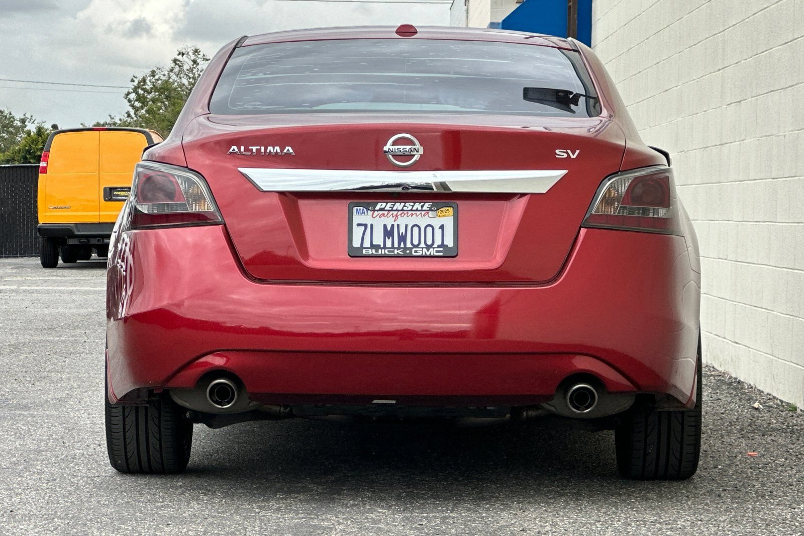 Used 2015 Nissan Altima 2.5 SV w/ Convenience Package FWD image 5