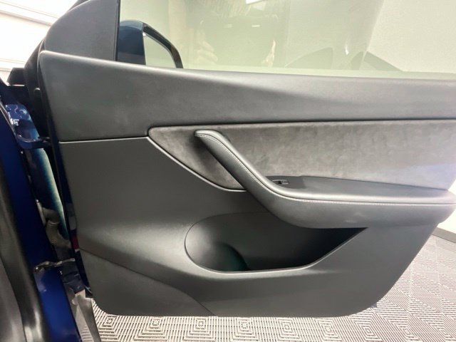 Used 2021 Tesla Model Y Long Range AWD/4WD image 16