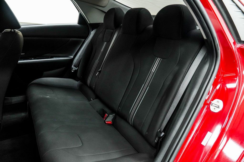 Used 2021 Hyundai Elantra SEL w/ Convenience Package image 17