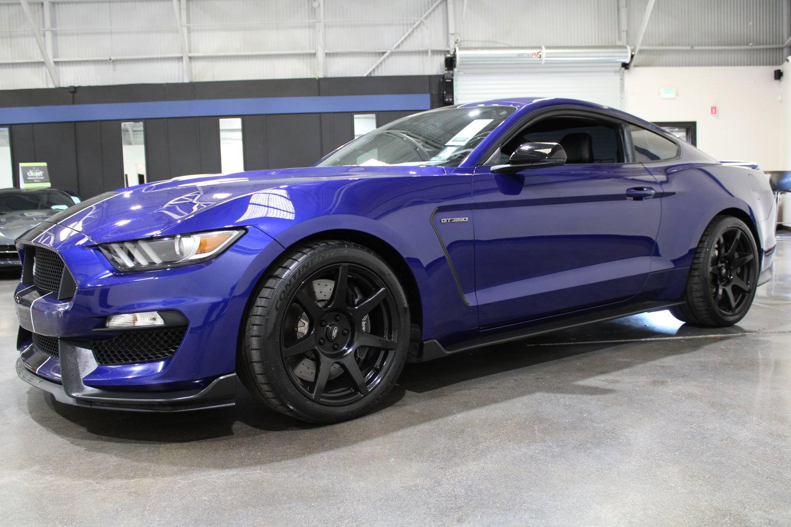 Used 2016 Ford Mustang Shelby GT350 w/ Technology Package image 7