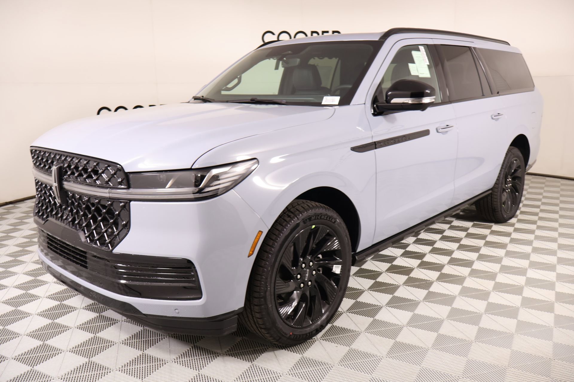 New 2026 Lincoln Navigator L Reserve AWD/4WD image 11