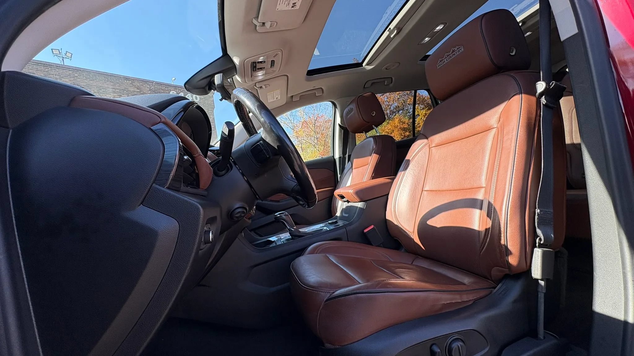 Used 2019 Chevrolet Traverse High Country AWD/4WD image 2