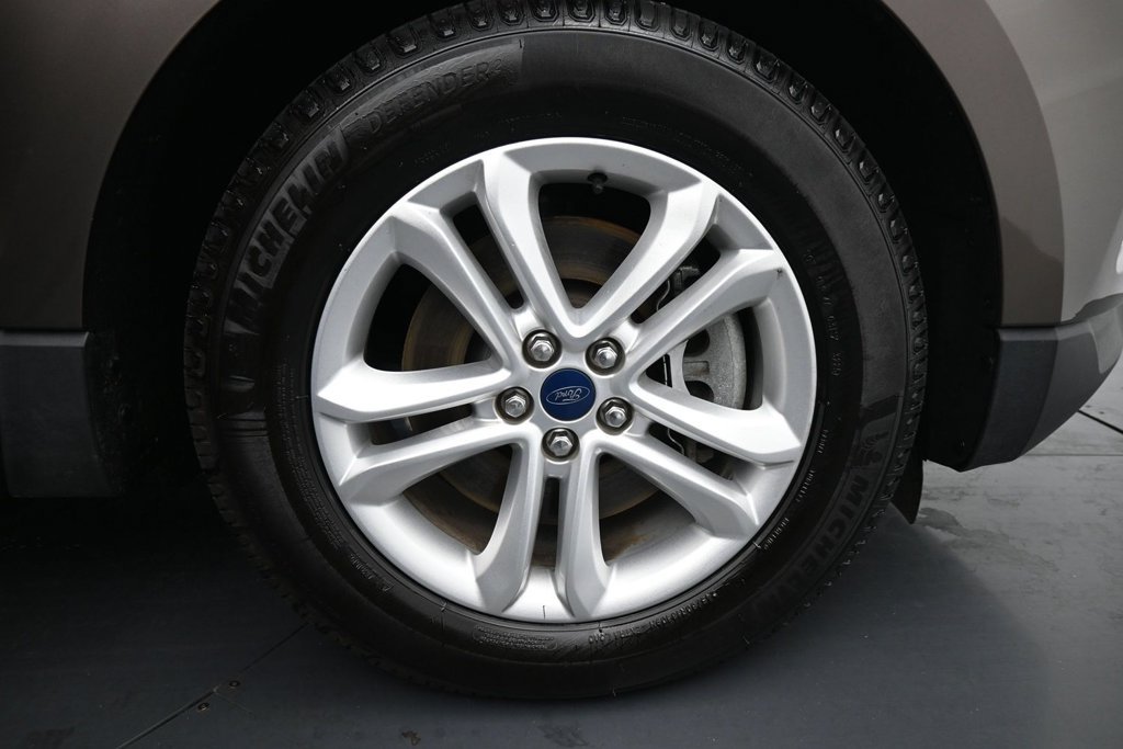 Used 2019 Ford Edge SEL AWD/4WD image 11
