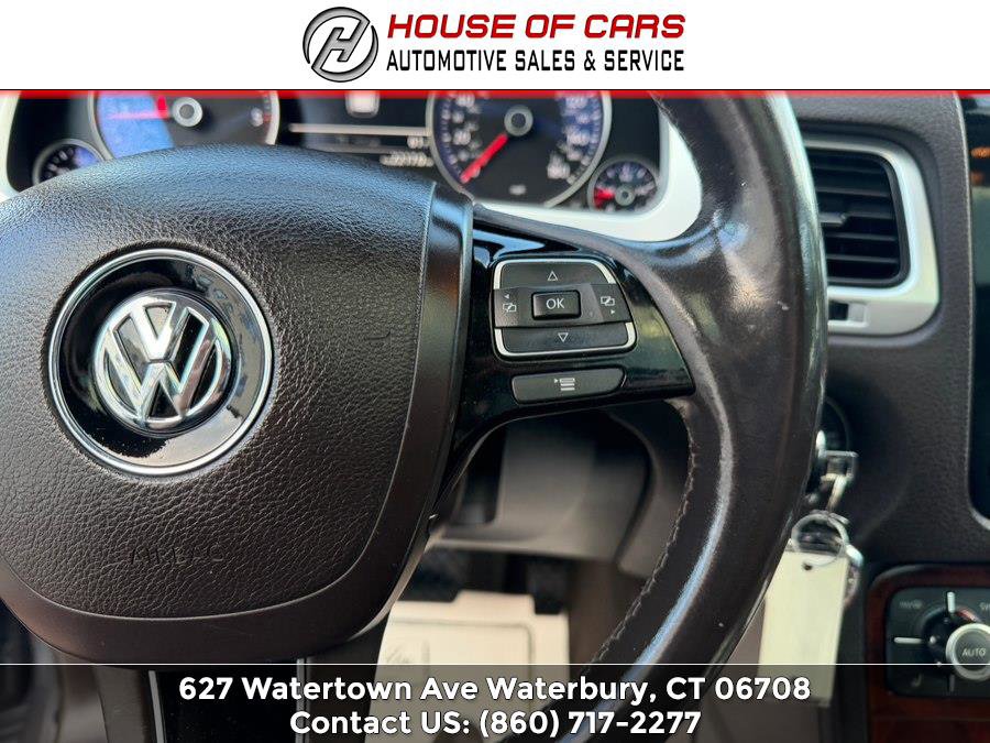 Used 2013 Volkswagen Touareg TDI AWD/4WD image 26