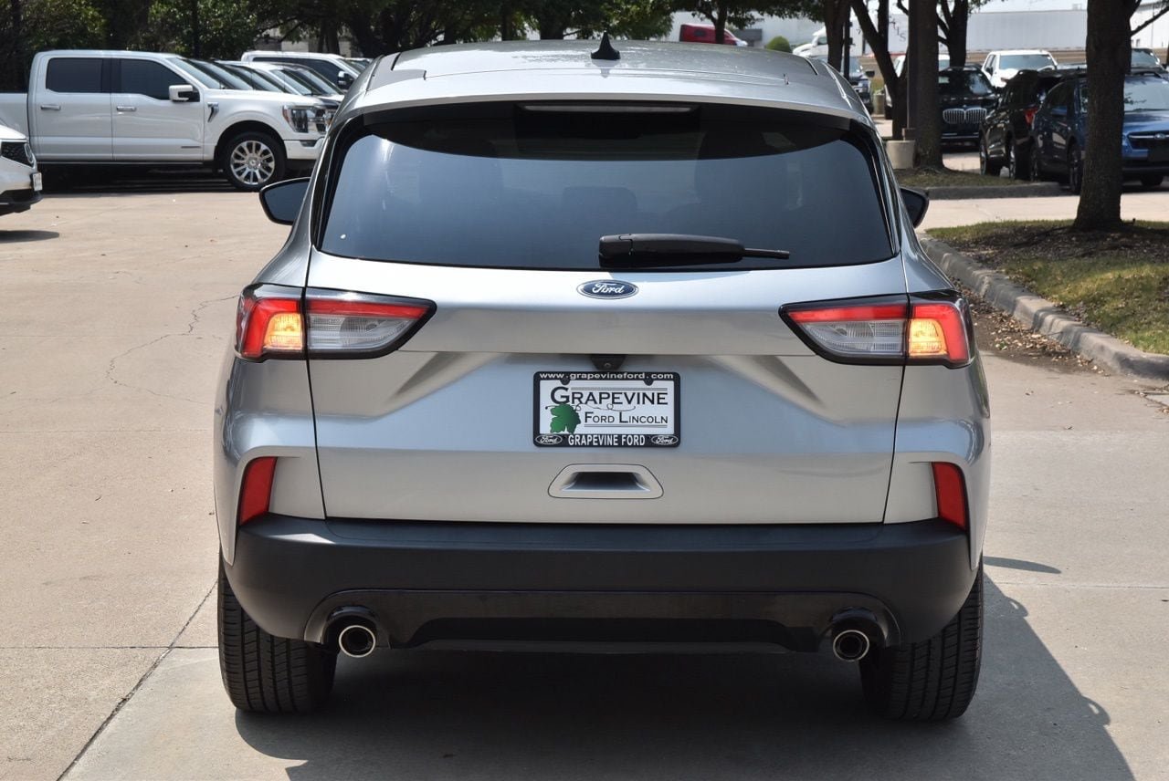 Used 2021 Ford Escape SE w/ SE Sport Appearance Package FWD image 9