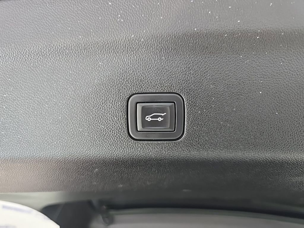 Used 2024 Chevrolet Suburban LT image 24