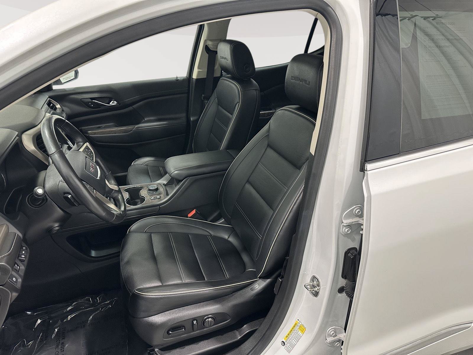 Used 2021 GMC Acadia Denali w/ Denali Technology Package AWD/4WD image 19