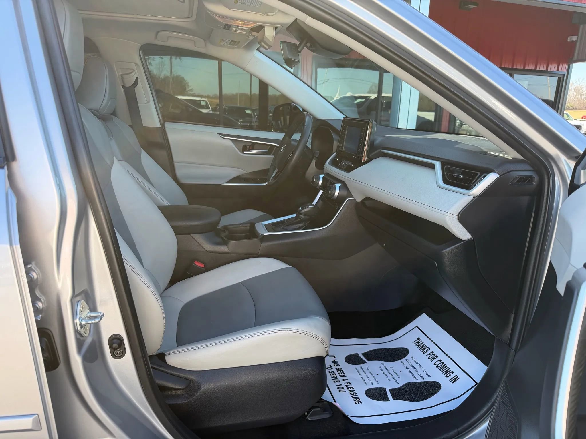 Used 2021 Toyota RAV4 XLE Premium FWD image 13