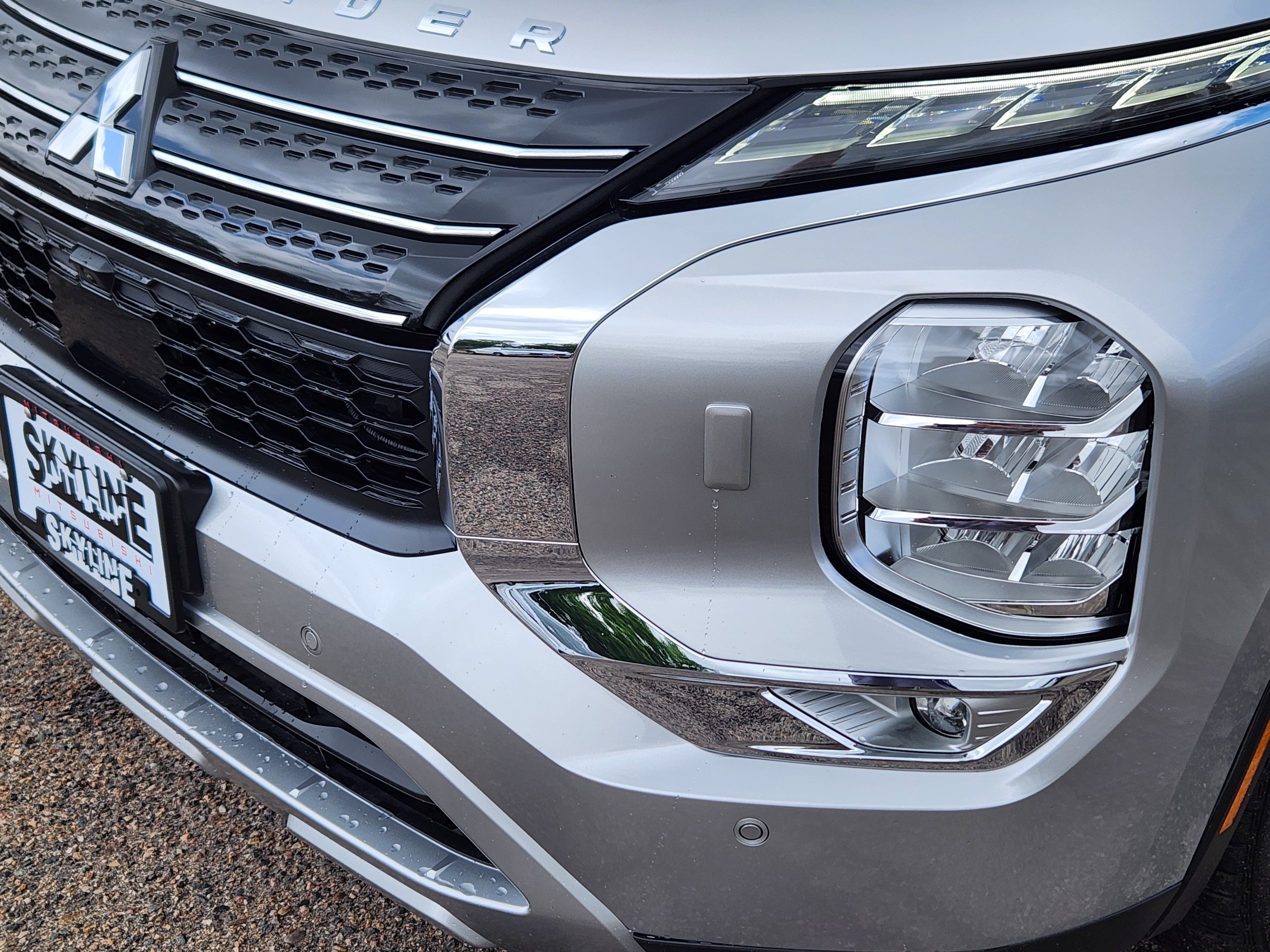 Used 2022 Mitsubishi Outlander SE AWD/4WD image 5