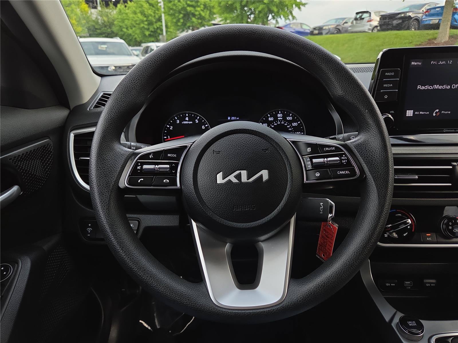 Certified 2023 Kia Seltos LX AWD/4WD image 15