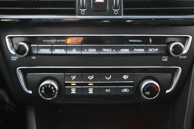 Used 2020 Kia Optima SE image 25