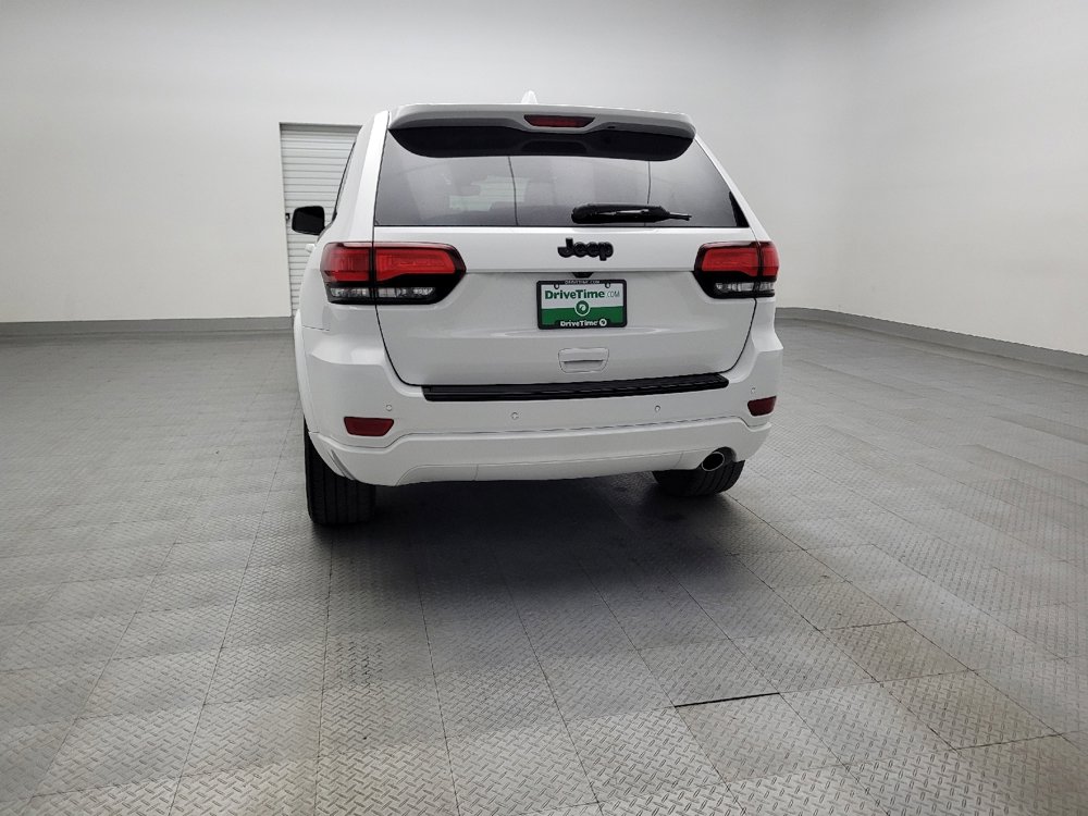 Used 2018 Jeep Grand Cherokee Altitude RWD image 6