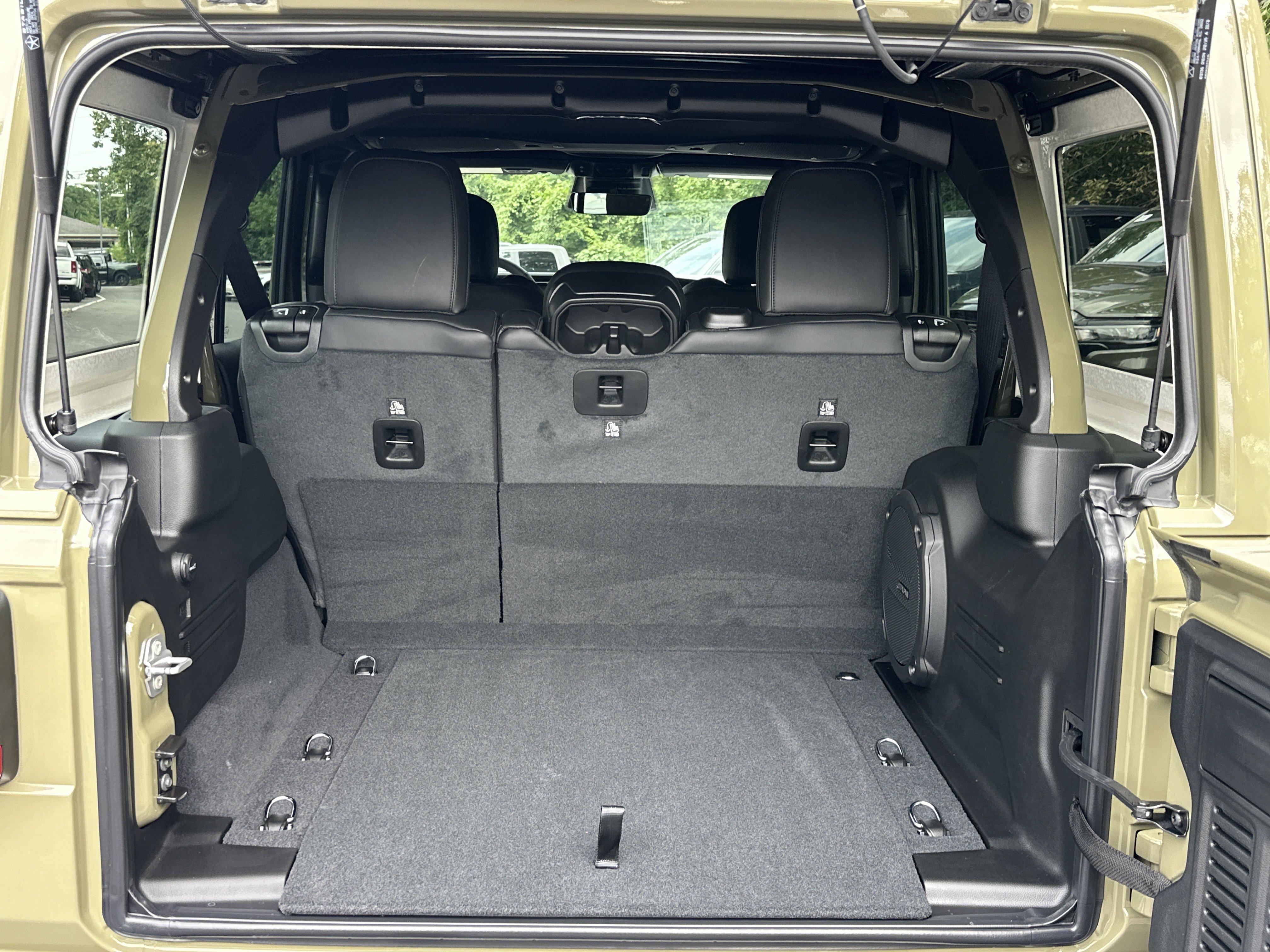 New 2027 Jeep Wrangler Unlimited Rubicon AWD/4WD image 14