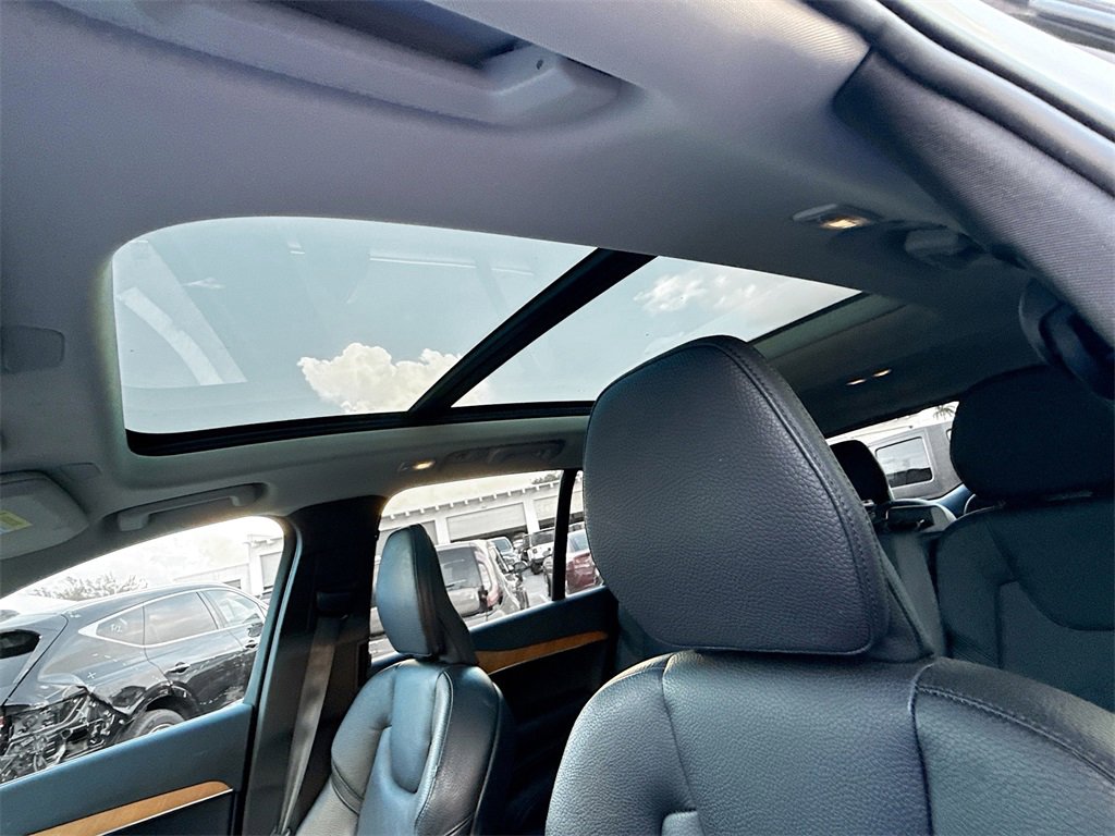 Used 2023 Volvo XC90 B5 Plus w/ Protection Package Premier image 24