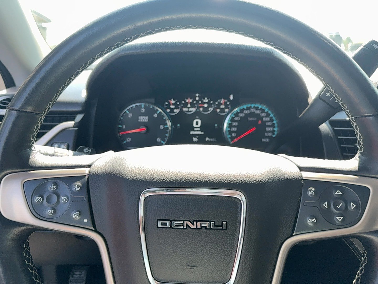 Used 2019 GMC Yukon XL Denali w/ Open Road Package AWD/4WD image 36