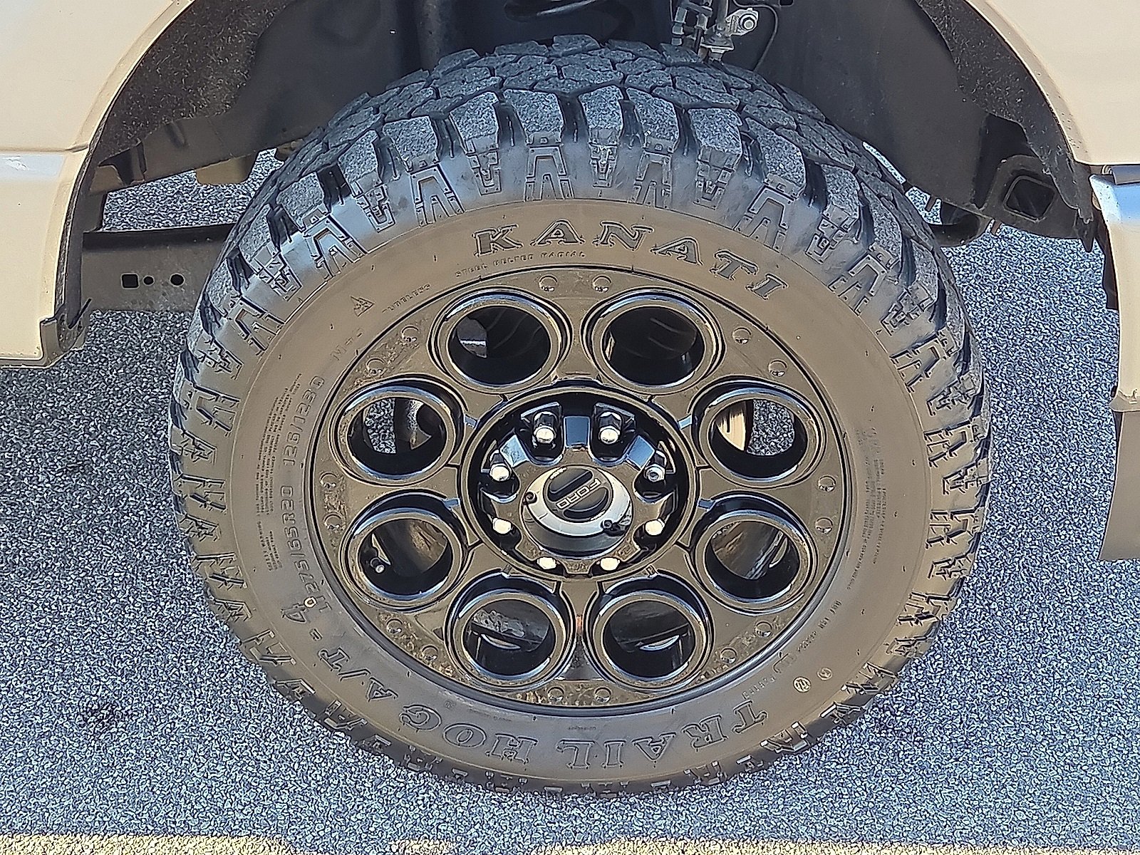 Used 2023 Ford F250 XLT w/ Black Appearance Package image 7