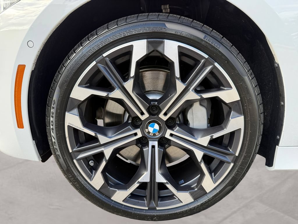 Certified 2025 BMW 330i xDrive Sedan w/ M Sport Package AWD/4WD image 14