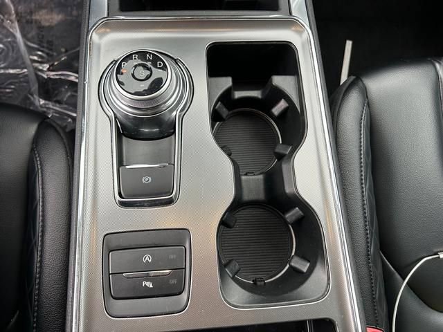 Used 2024 Ford Edge Titanium AWD/4WD image 17